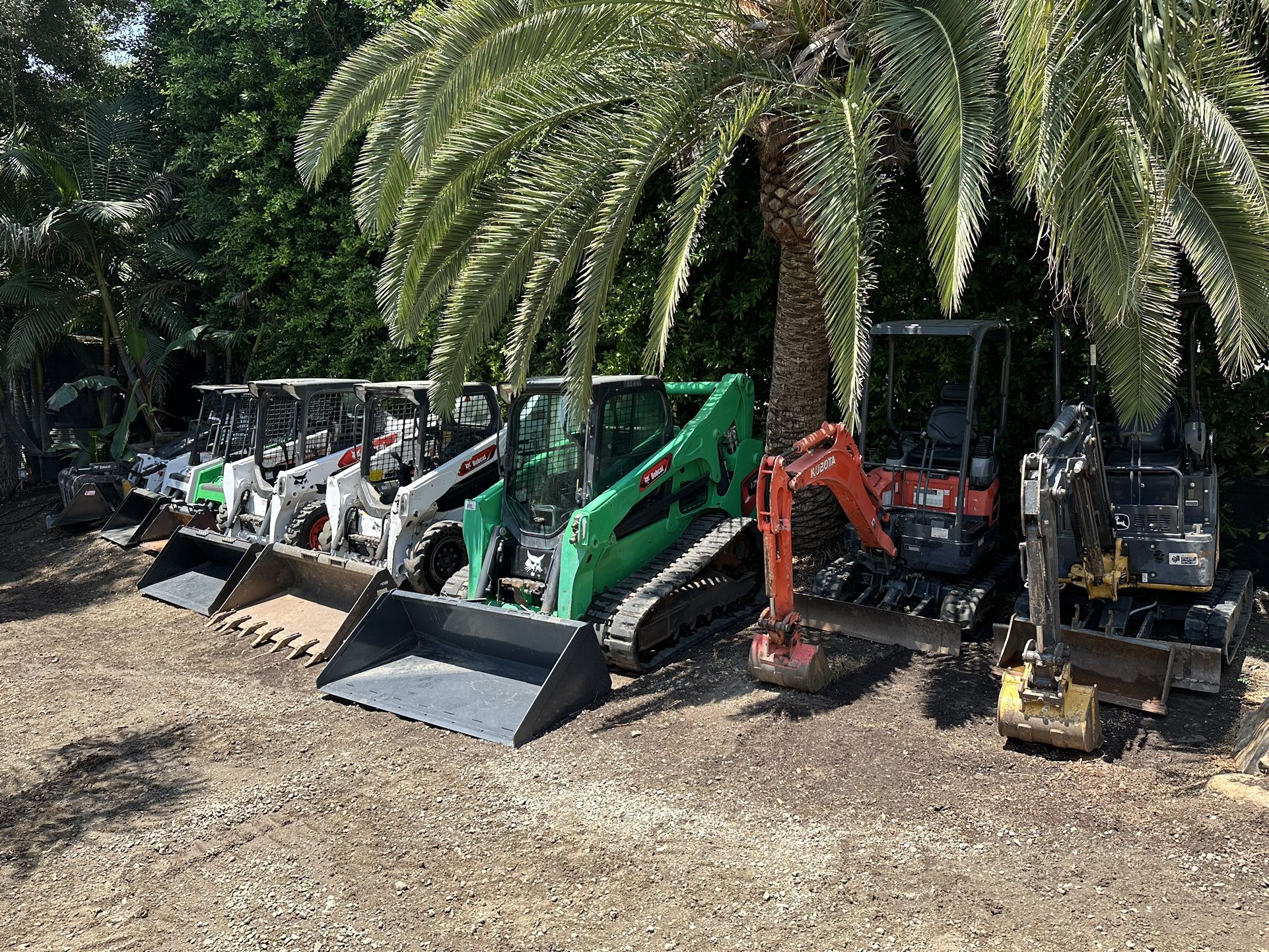 Skid Steer Mini Excavator Skip Loader Equipment