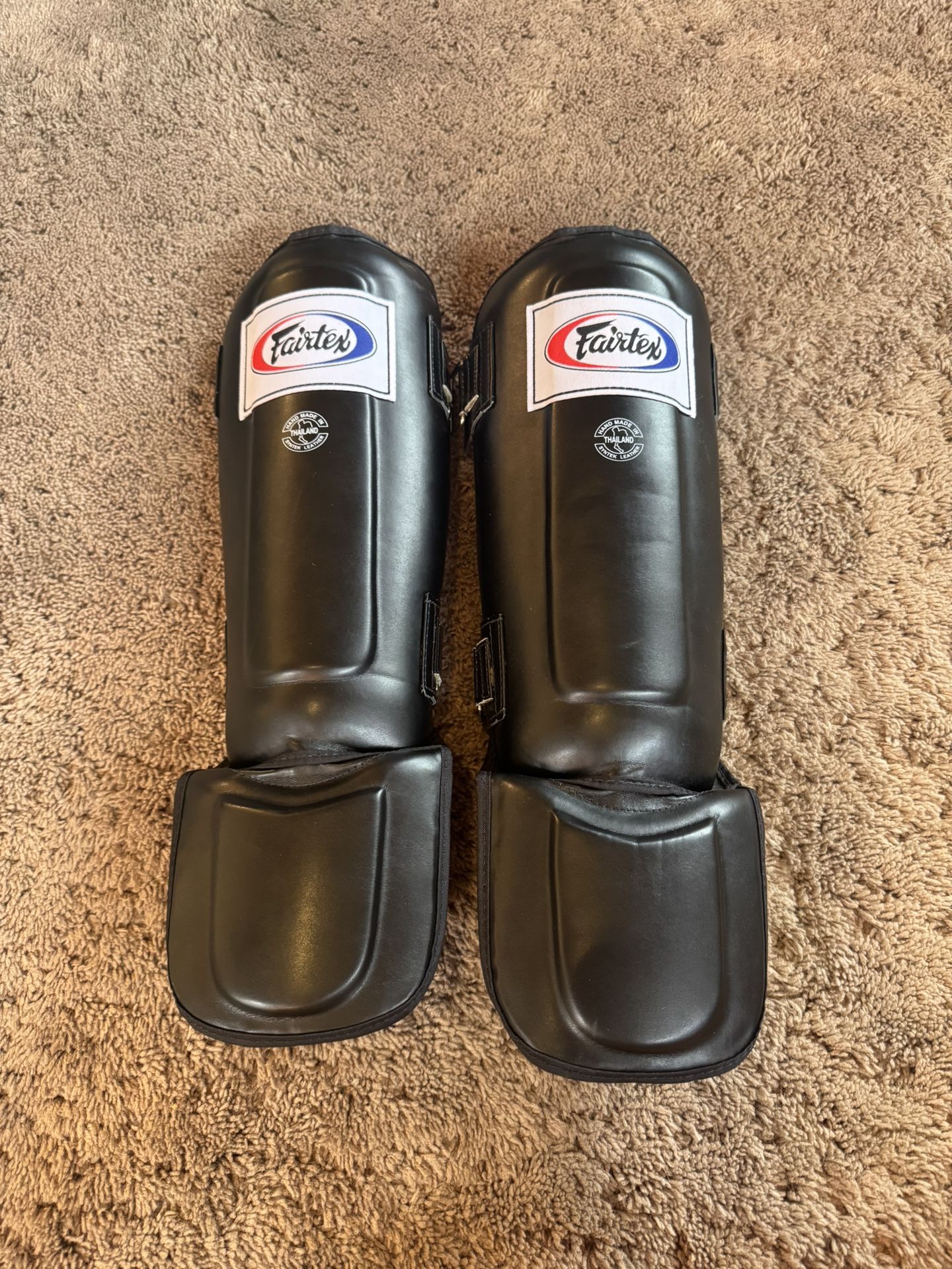 Fairtex Muay Thai/ Kickboxing Shin Guards Size M