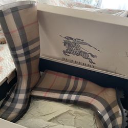 Burberry Boots, Size 7