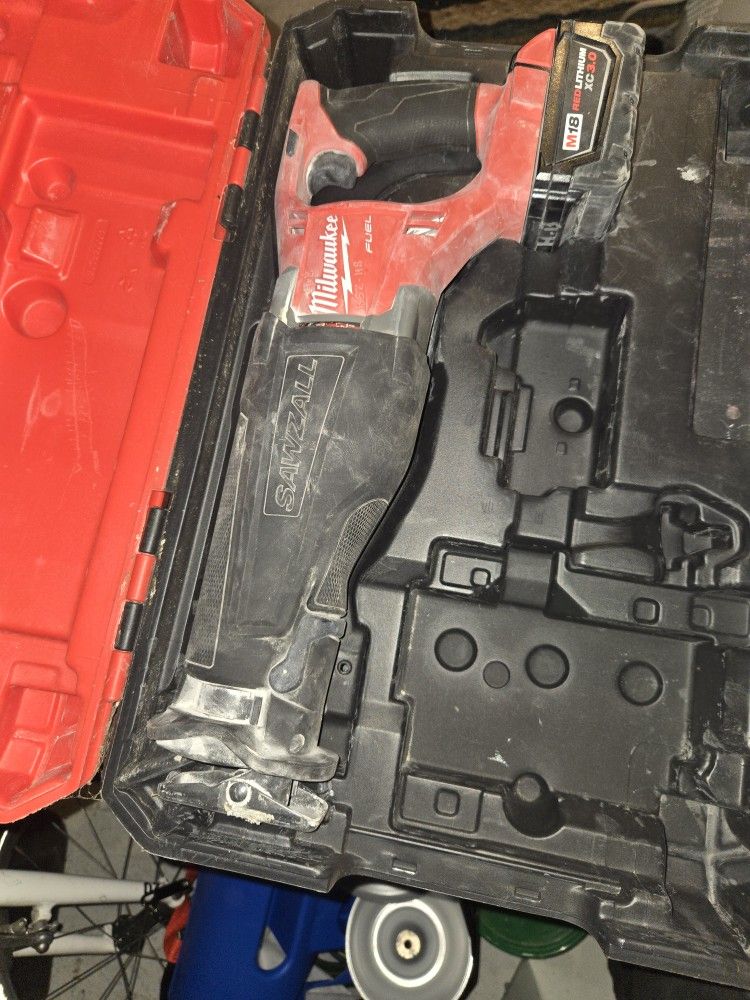 Milwaukee Saw 18v