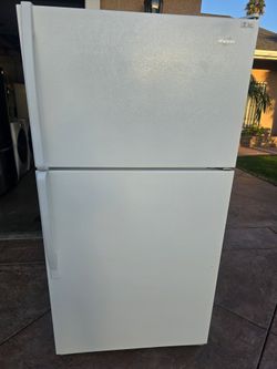 Whirlpool Refrigerator W33h67 $320