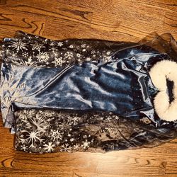 Girl’s Elsa (Frozen) Halloween costume (size: 140)