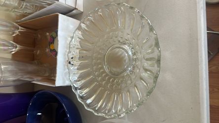 2 big clear glass bowl