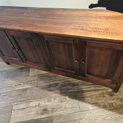 TV Hutch