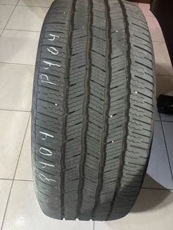 275/50/22. One used Michelin tire please read description.