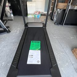 Treadmill Proform 14.0 IN BOX NEVER USED  NO ASSEMBLED