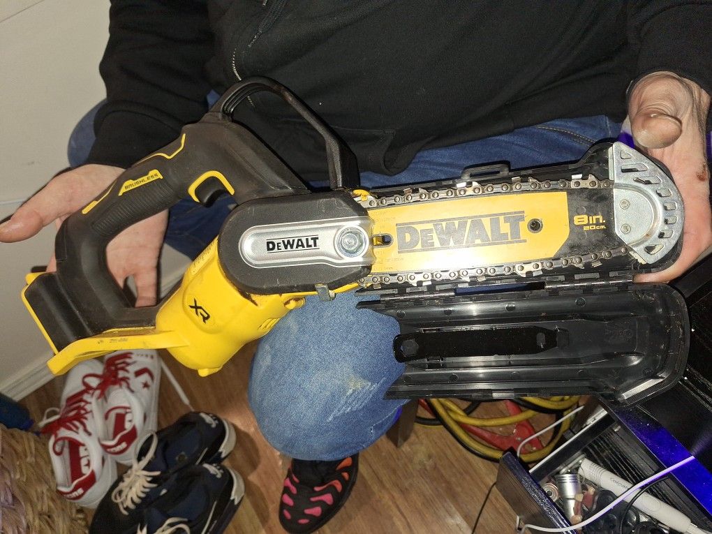 DeWalt Brashles Chainsaw 8inch 20cm 