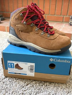 Brand New Columbia Hiking boots Women’s Size 11