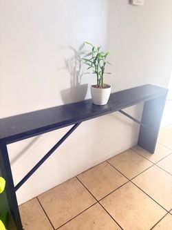 Entry table  console
