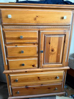 Wood dresser