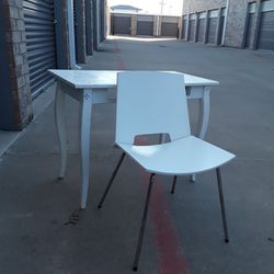 White Wooden Desk Set