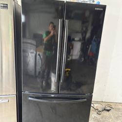 SAMSUNG  REFRIGERATOR  BLACK 36 INCHES TRABAJA MUY BIEN 