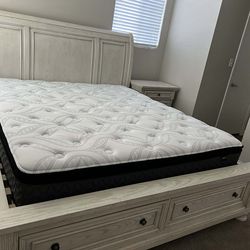 Like new cal king bedroom set