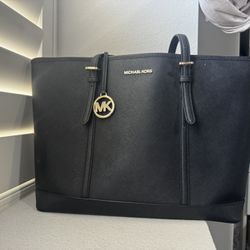 Michael Kors Tote