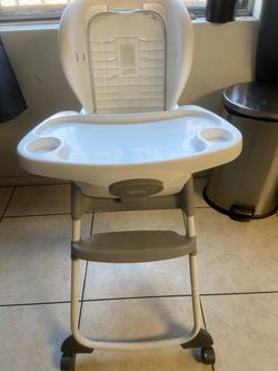 Ingenuity Baby High Chair with Tray