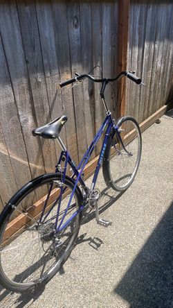 Bicycle with 28 inch wheels 14 speeds made in Japan chroma frame lightweight beautiful condition