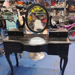 Black vanity with mirror $100