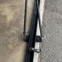 2 -Thule Upright Bike Roof Mount With Locks.