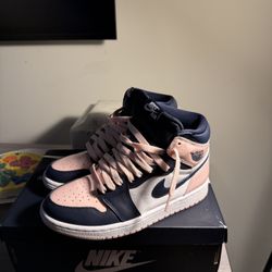 Women’s Jordan 1s Size 6