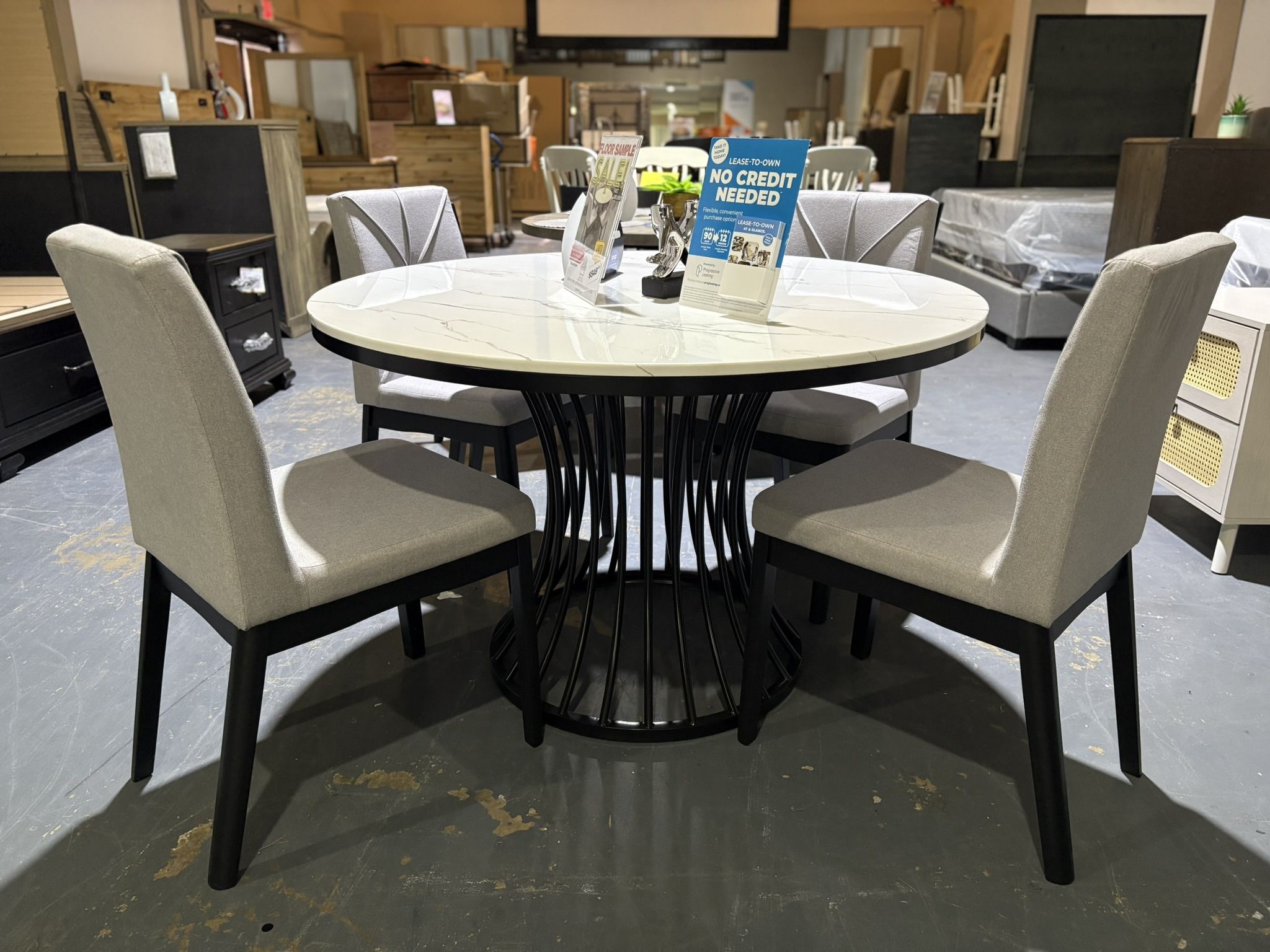 New 5pc Round Dining Room Set