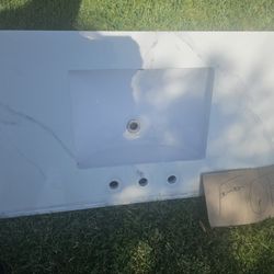 VINTAGE BATHROOM SINK