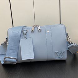 Multi-Pocket Bag 