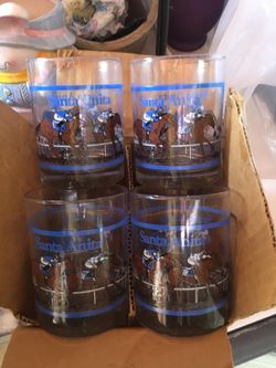 Vasos de colección nuevos en su caja