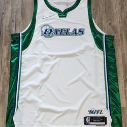 Authentic Nike Dallas Mavericks Basketball Jersey size XL NEW with tags. 