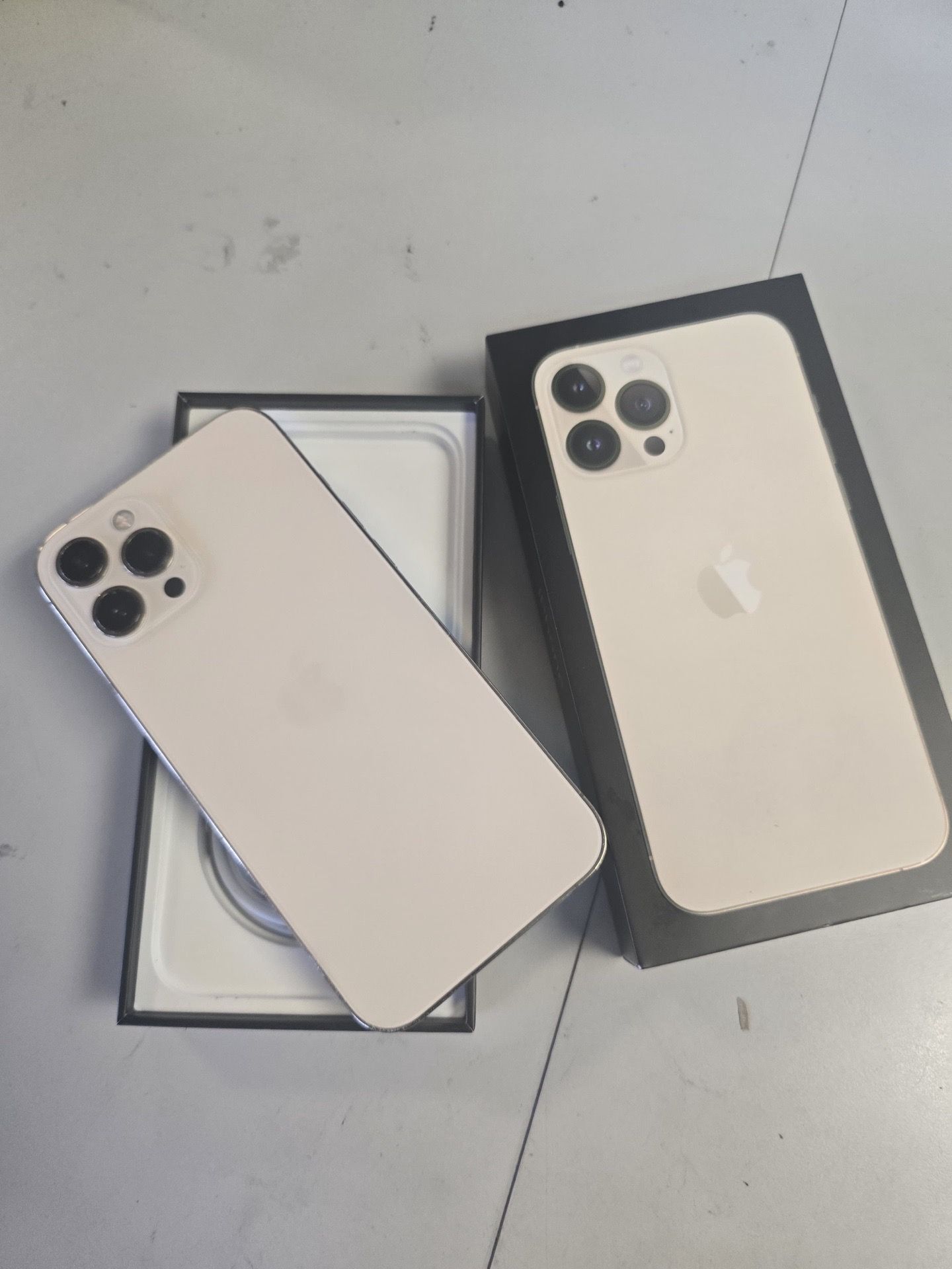 Iphone 12 pro max 128 gb Tmobile unlock for all tmobile network including metropcs sprint ultra mobile mints mobile sprint wireless lycamobile family