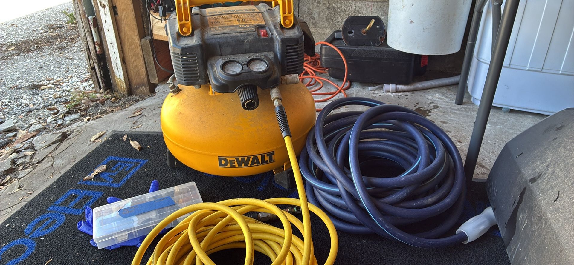 Dewalt 6Gal 165 PSI Pancake Compressor DWFP55126