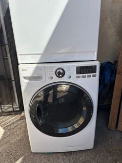 Selling 2 washers and 1 dryer $100 each