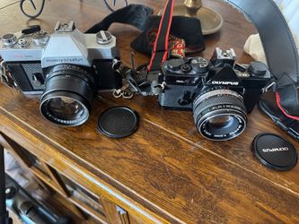 Vintage 35mm cameras - good condition