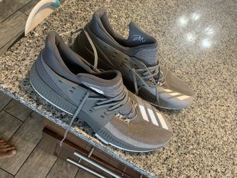 Dame 3 White Grey Sz 16