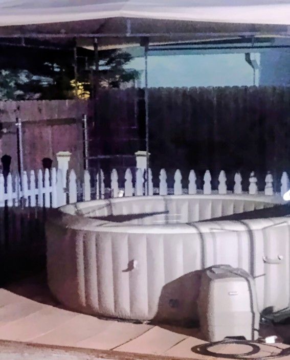 4+6 Person Intex Inflatable Hot Tub