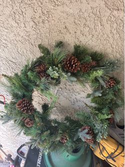 Large Christmas Front Door Wreath – Pre-Lit w/ Pinecones