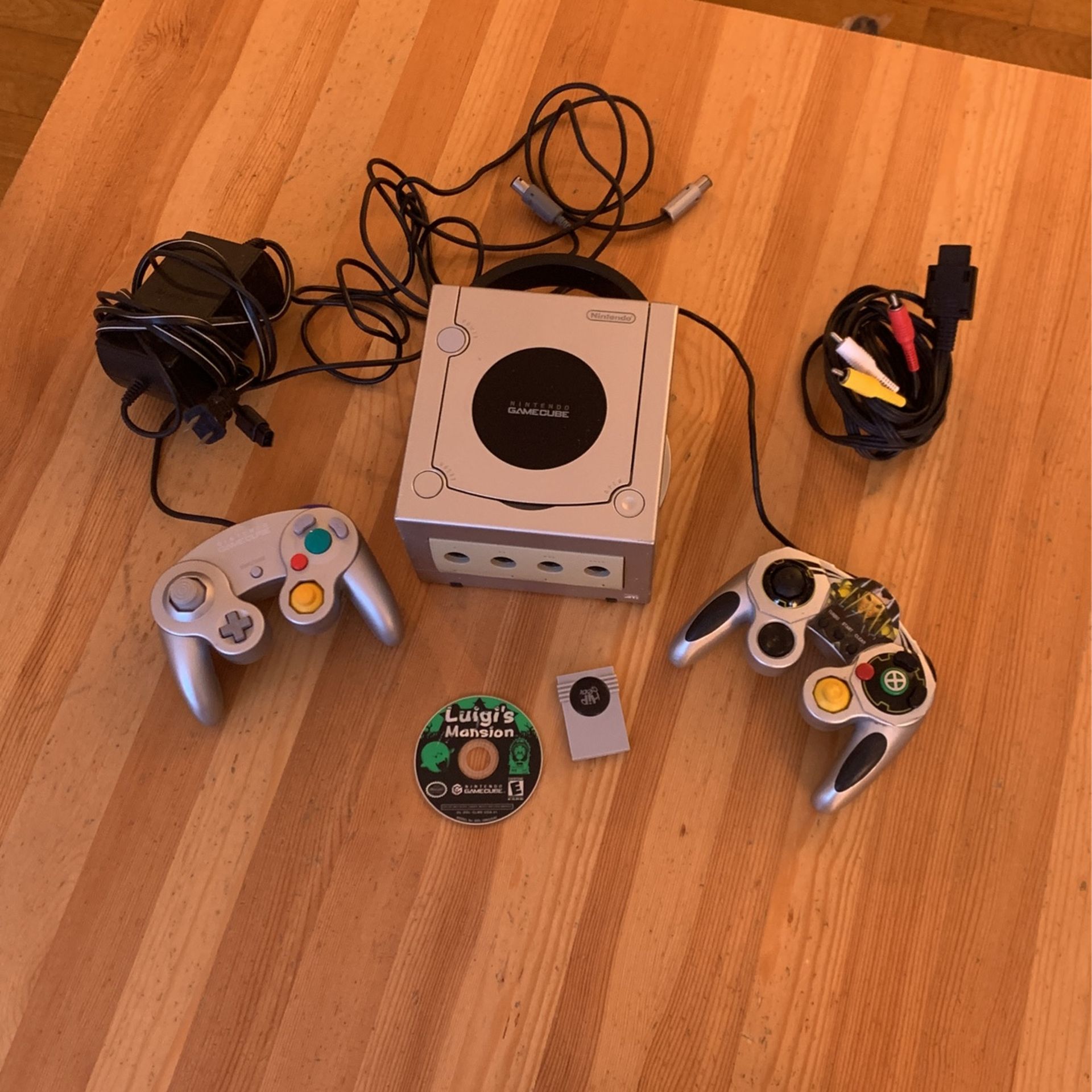 Game Cube 2 Controller Memory Card Luigi Mansion Disk Only