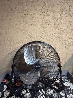 ventilador de piso o pared de alta velocidad de 20 pulgadas de la marca Lasko Características principales: • Tipo: Ventilador de alta velocidad conver