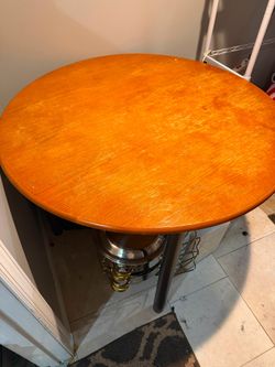 Oak round table
