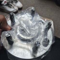  2 Wheel Hubs And 2 Timing Chains For Sale 