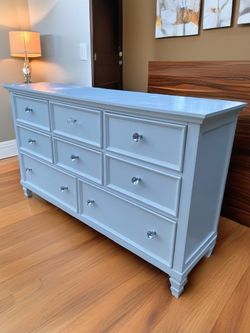 BEAUTIFUL WHITE DRESSER
