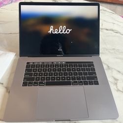 MacBook Pro Retina 15.4-inch (2018) - Core i9 - 16GB - SSD 512GB