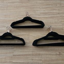 30 pc Lot Clothing Hangers Space Saving Black Velvet