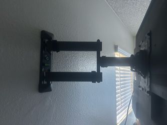 2023 Insignia 55 in TV and Wall Mount