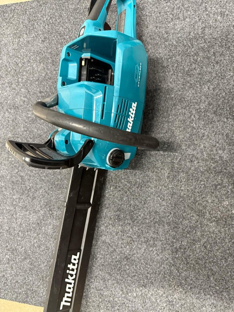 Makita 40v Chainsaw (Tool Only)