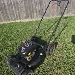 Self-Propelled Lawnmower 