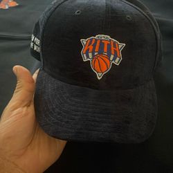 KITH KNICKS NAVY HAT SIZE 7 7/8 
