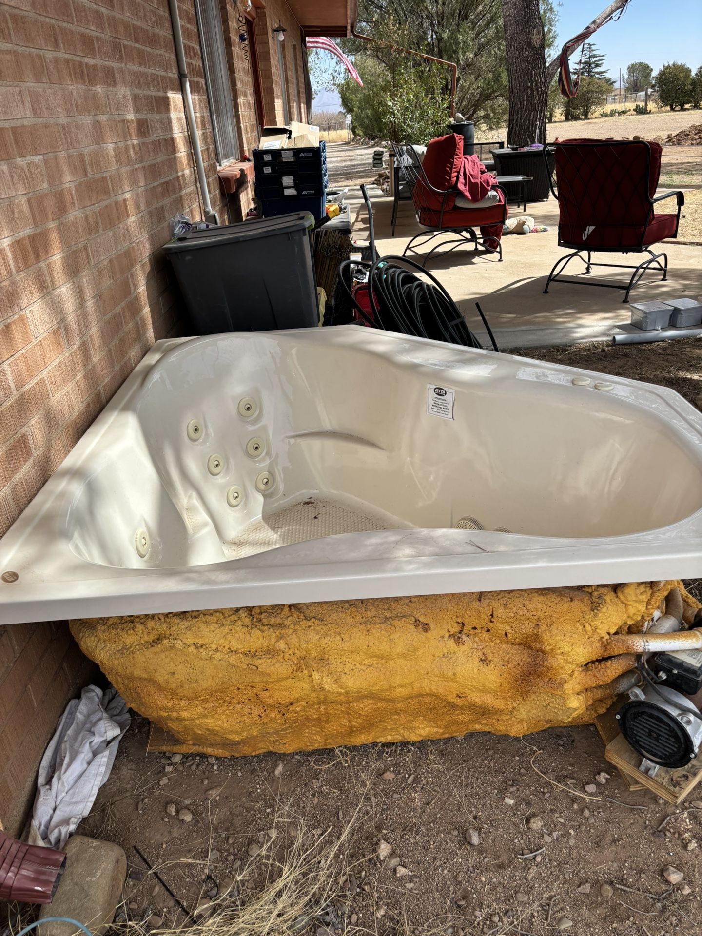 JET BATH CORNER TUB NEVER USED 
