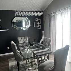 Dining Room Glass Table And 4 Chairs 