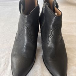 Women’s Shoes Size 8.5