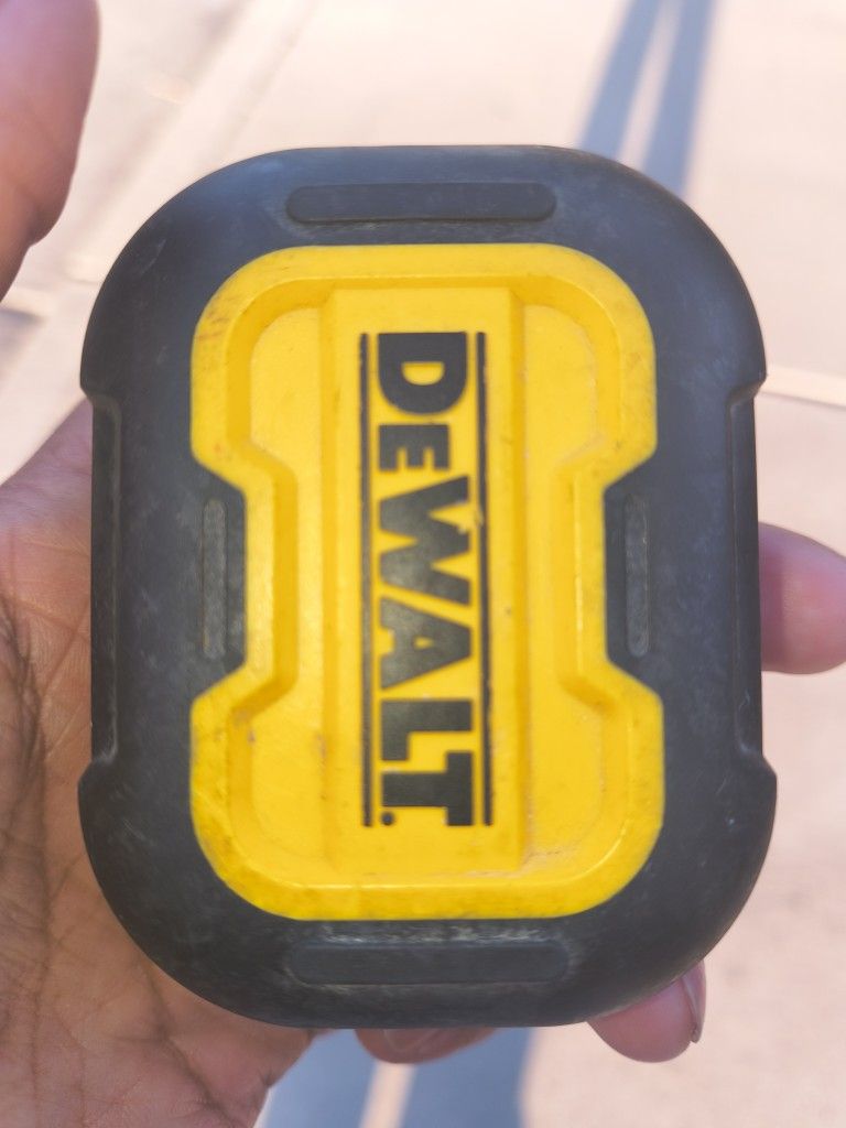 DeWALT Earbuds